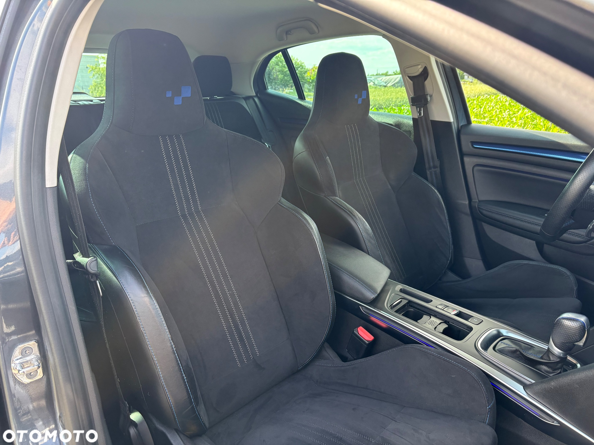 Renault Megane ENERGY TCe 205 EDC GT - 22