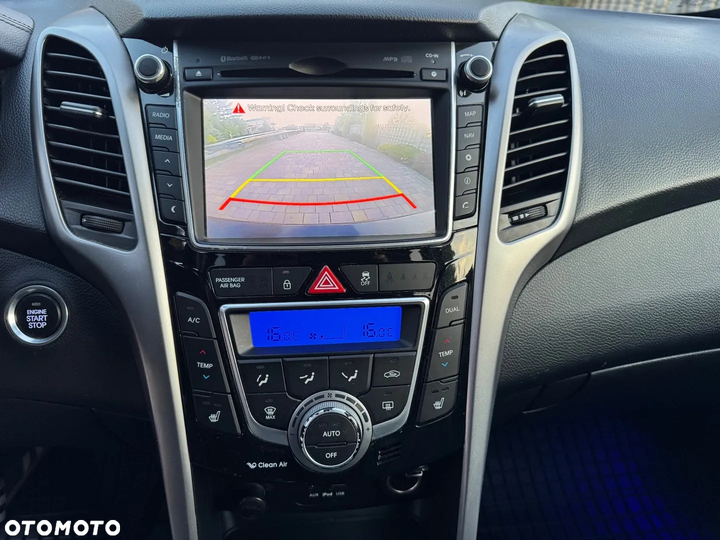 Hyundai i30 i30cw 1.6 Fifa World Cup Edition - 8