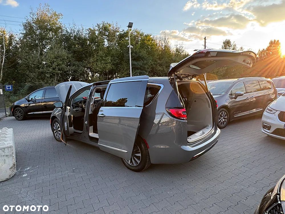 Chrysler Pacifica - 26