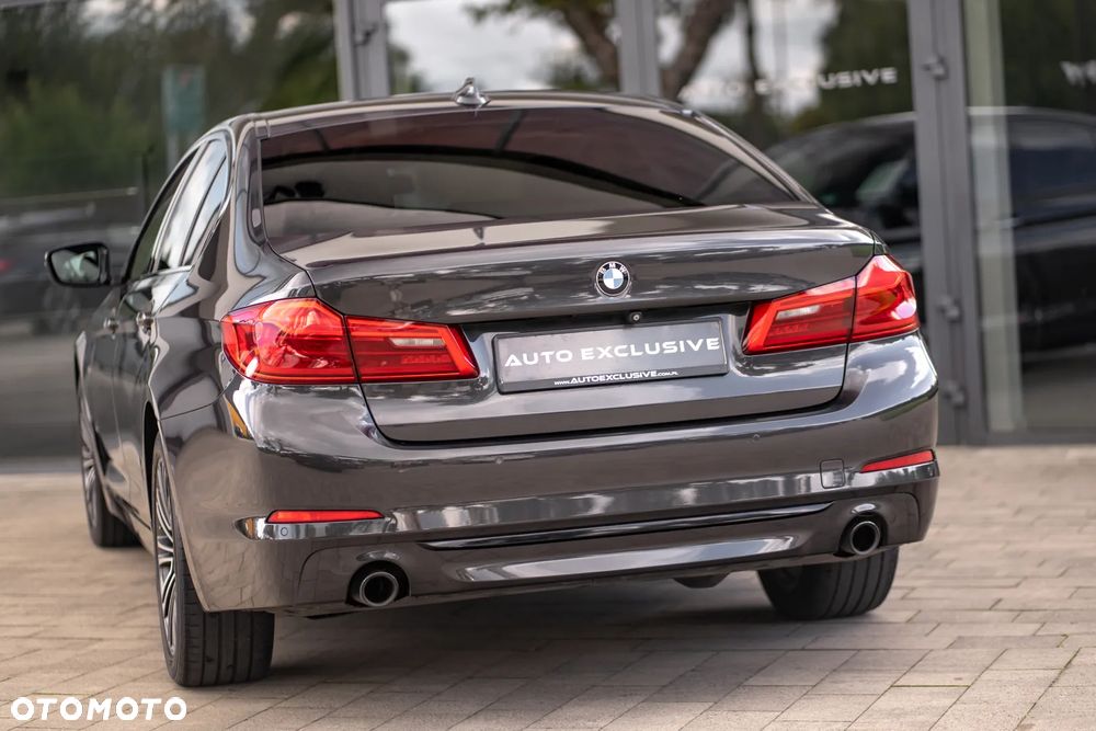 BMW Seria 5 520d Luxury Line sport - 17