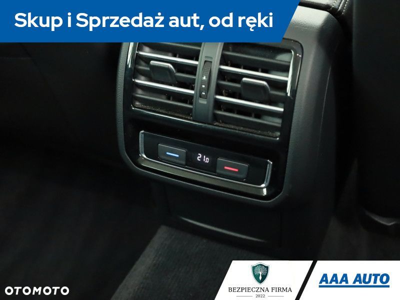 Volkswagen Passat - 14