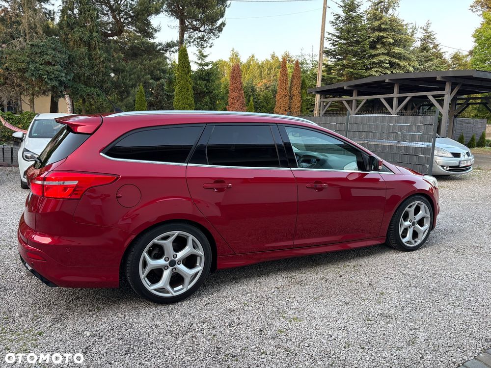 Ford Focus SW 1.0 EcoBoost S&S ST-Line - 10