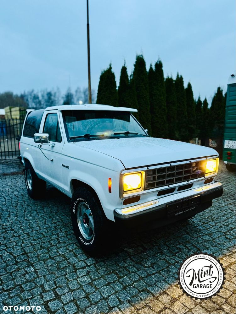 Ford Bronco - 2