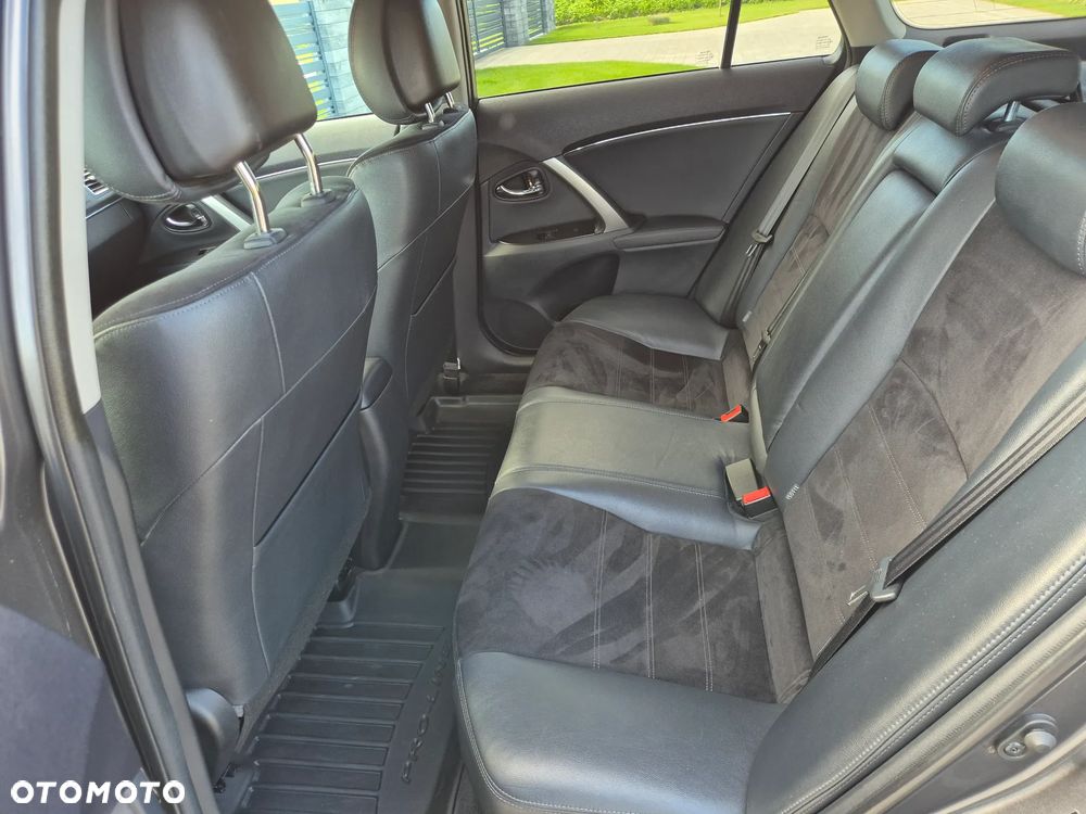 Toyota Avensis - 20