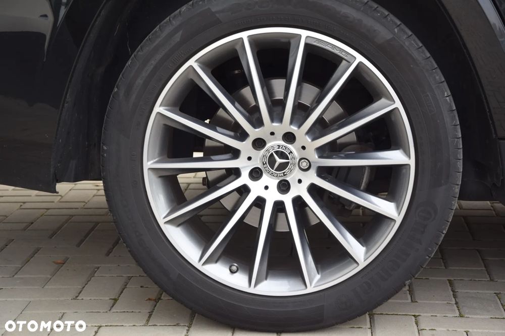Mercedes-Benz GLS - 27