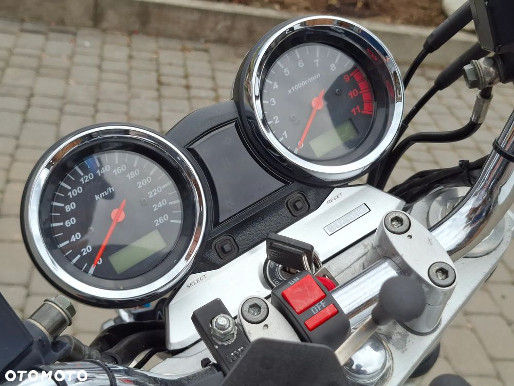 Suzuki GSX - 8