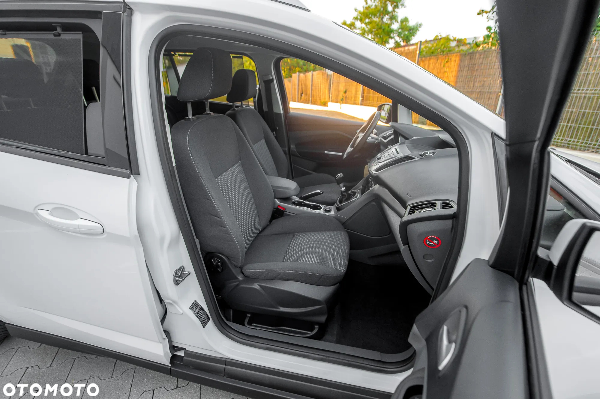 Ford Grand C-MAX - 30