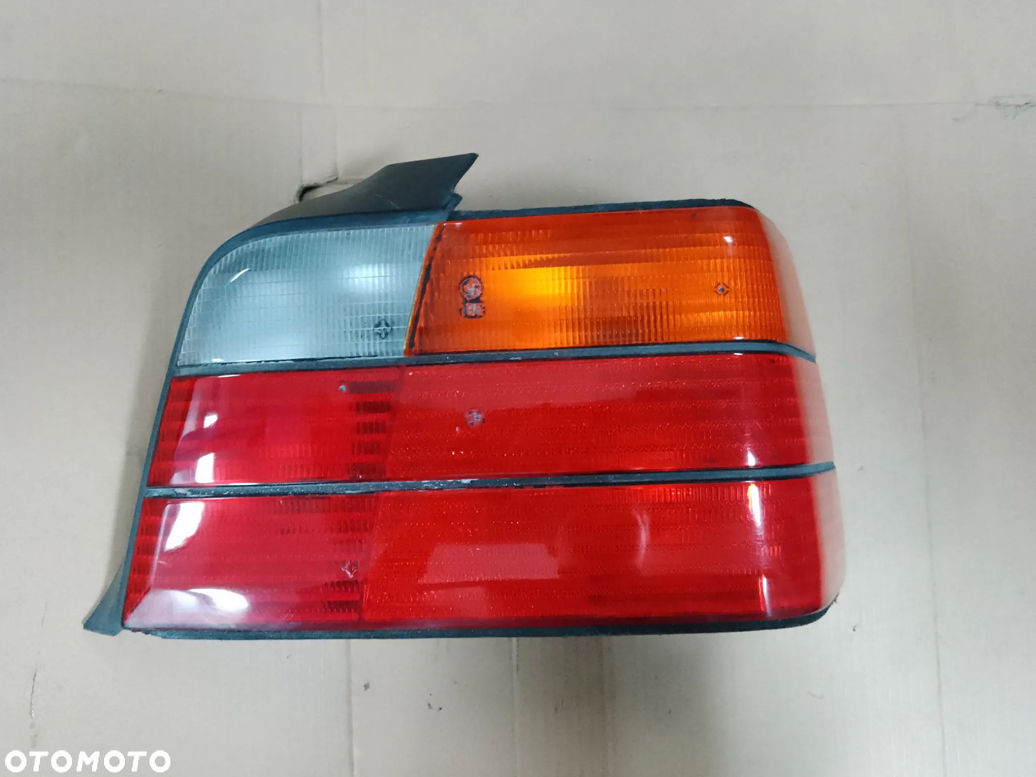 BMW E36 Sedan Lampa Tylna Prawa Tył Prawy - 1