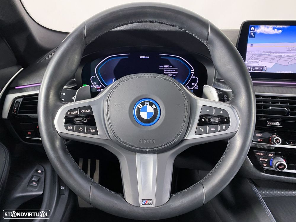 BMW 520 e Pack M - 11