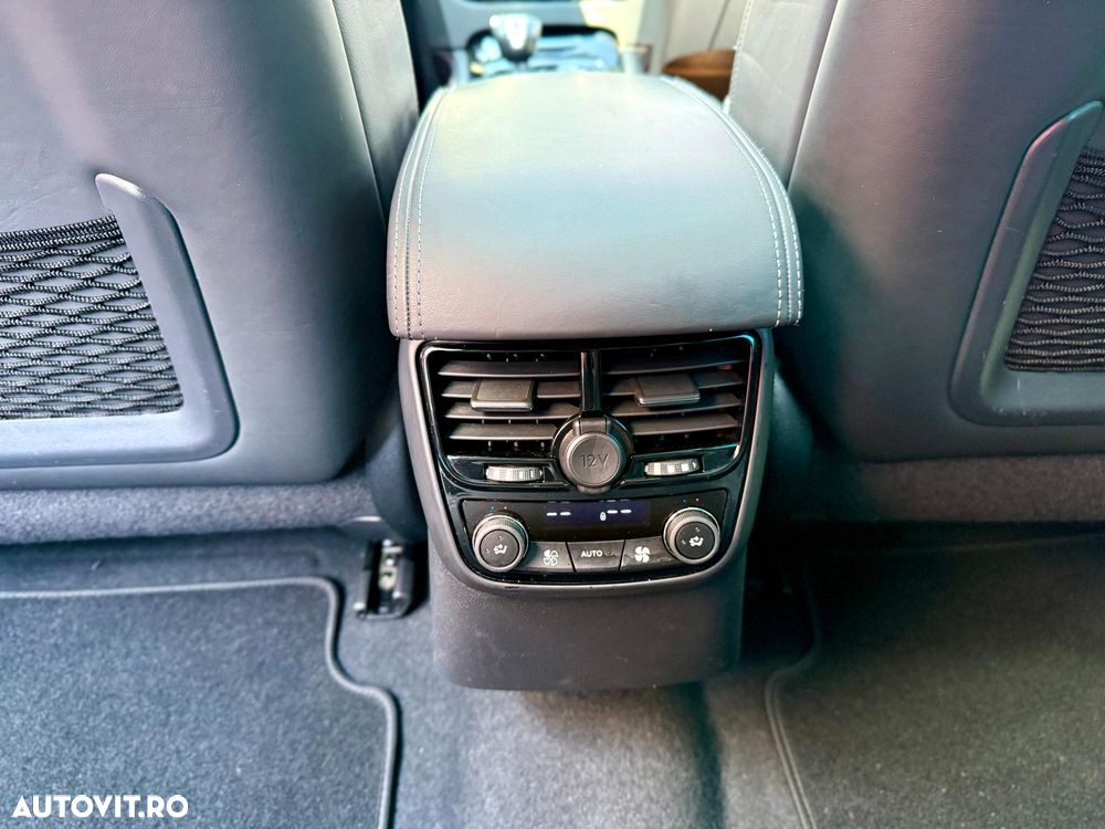 Peugeot 508 RXH Hybrid4 - 8