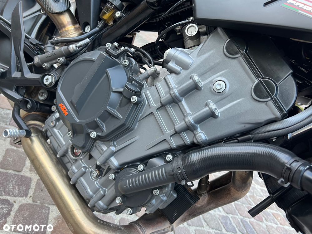KTM DUKE 890 - 16
