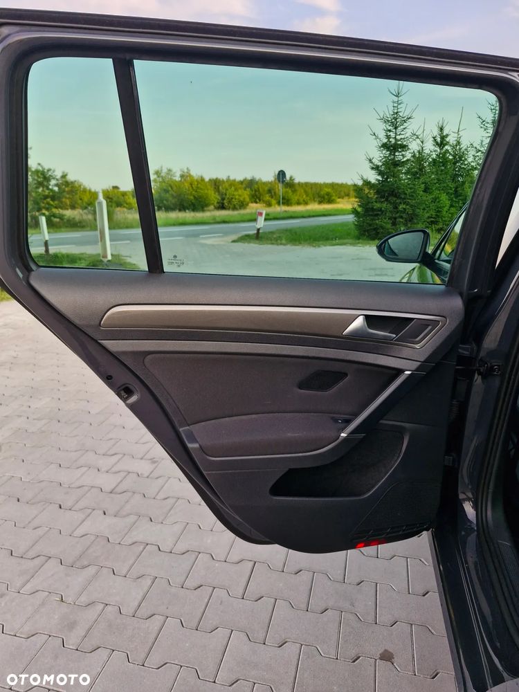 Volkswagen Golf - 38