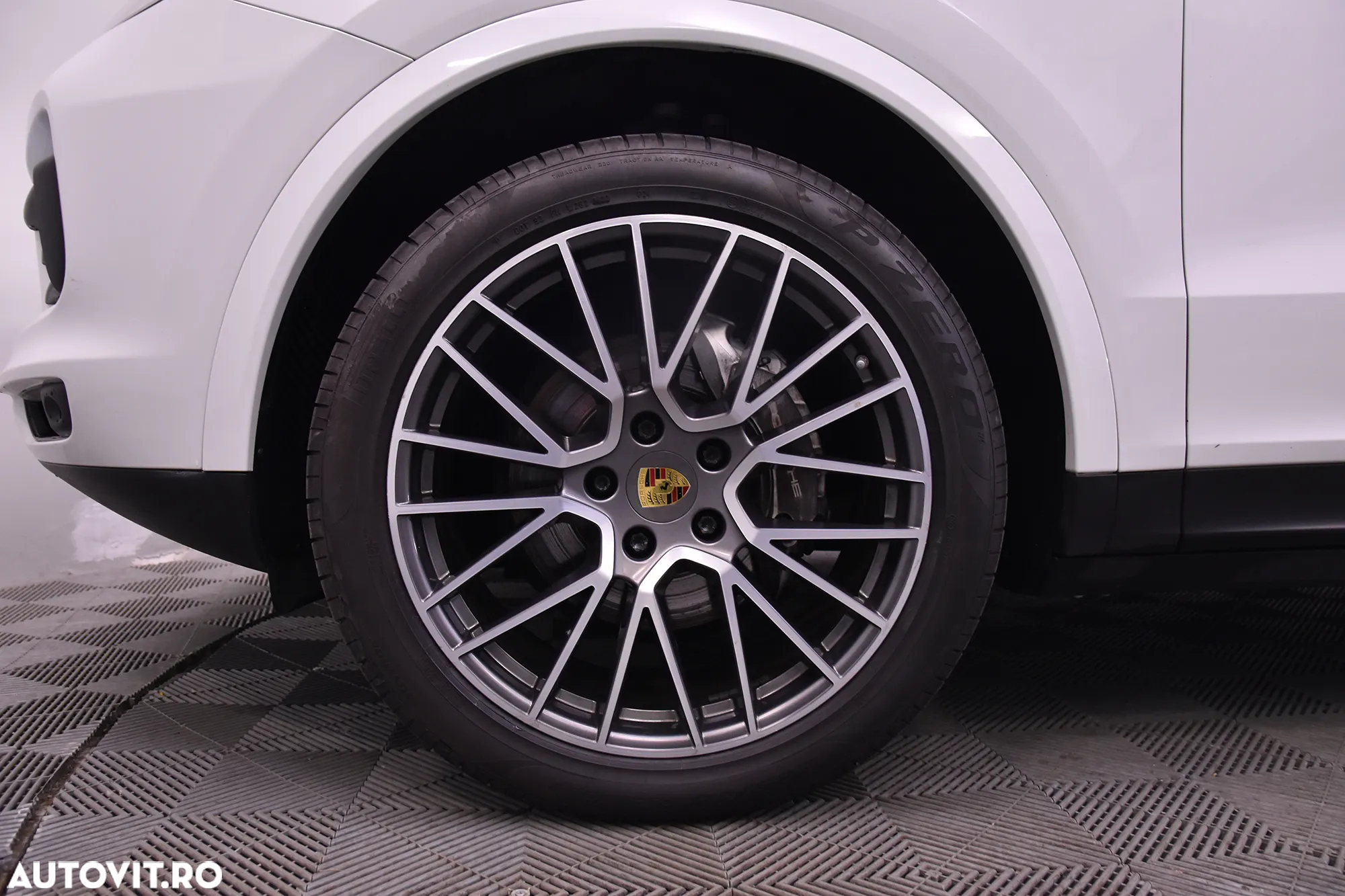 Porsche Cayenne - 13
