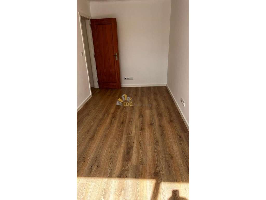 Apartamento T2 com suite e Remodelado | Localizado na Falagueira ( ... - Grande imagem: 5/22