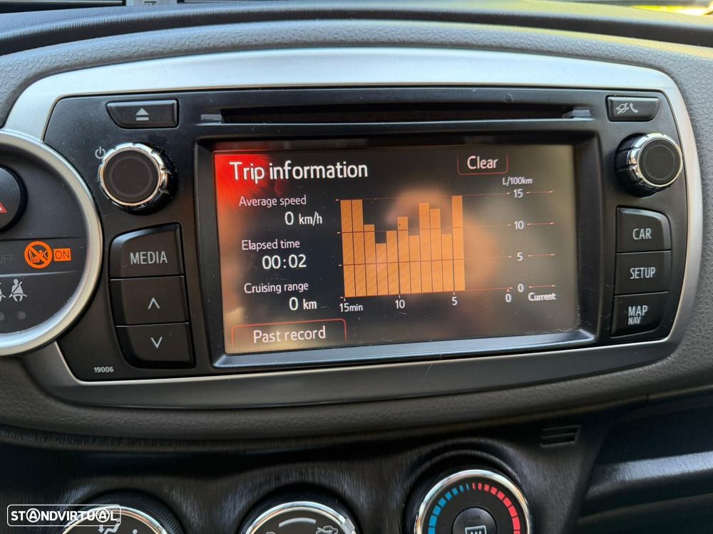 Toyota Yaris 1.0 VVT-i Comfort +PS Style +P.Techno - 21