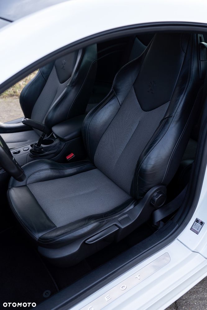 Peugeot RCZ 1.6 THP - 10