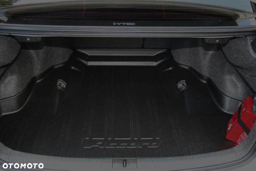 Honda Accord 2.0 Executive - 18