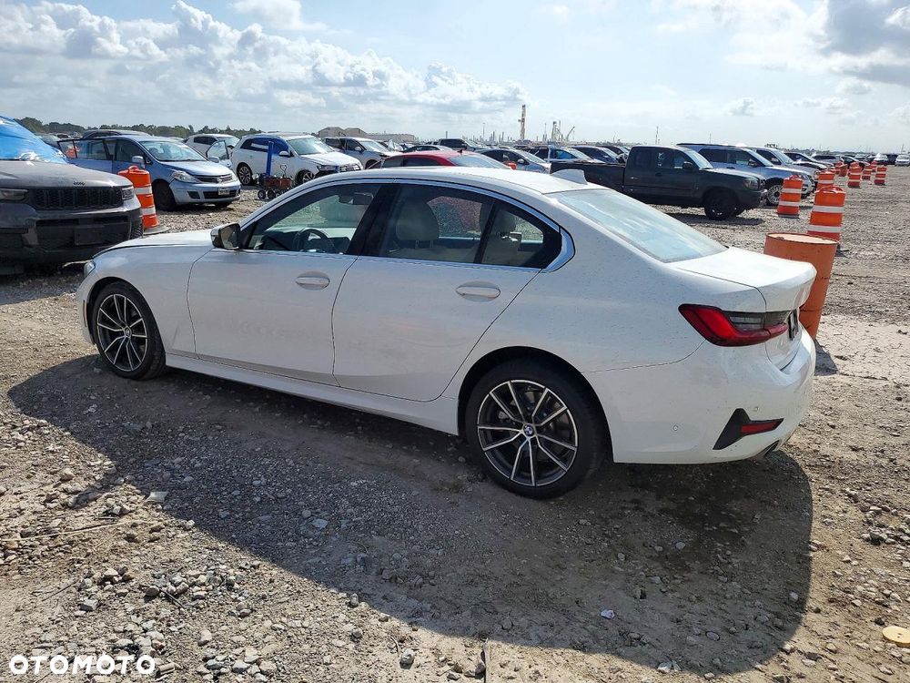 BMW 3 Series 2019 photo 5