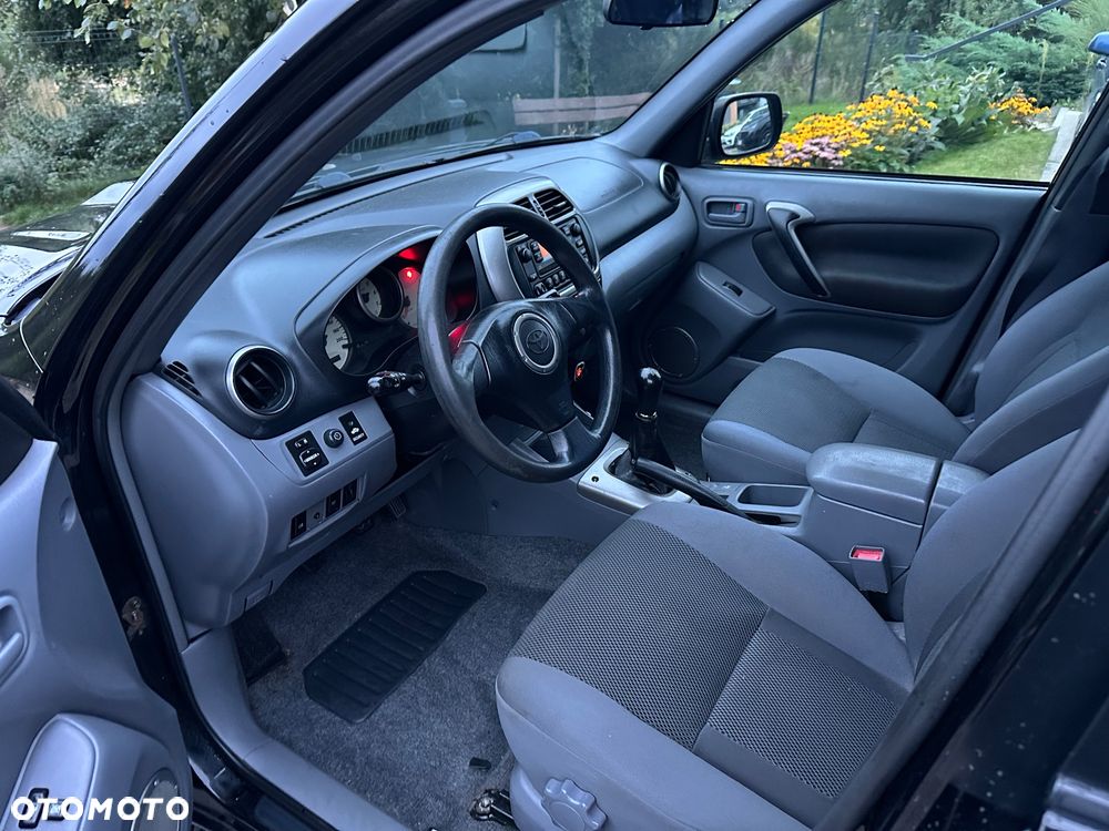 Toyota RAV4 2.0 D-4D 4x4 - 12