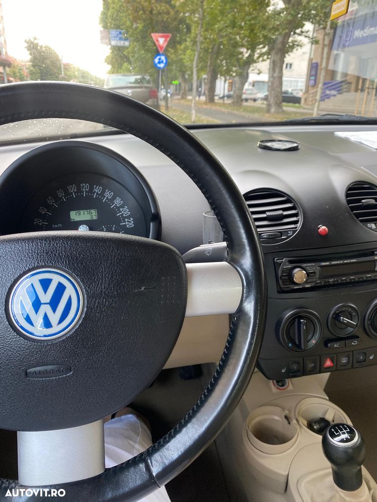 Volkswagen New Beetle - 9