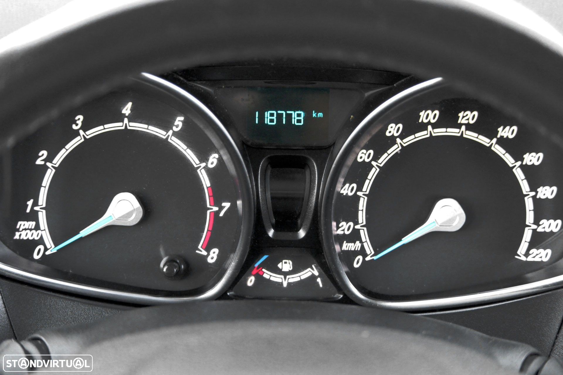 Ford Tourneo Courier 1.0 EcoBoost Titanium - 24