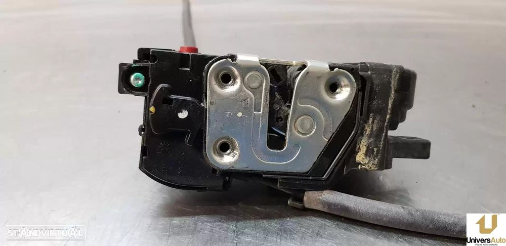 FECHADURA PORTA TRASEIRA DIREITA KIA SPORTAGE 2011 -814203U000 - 1