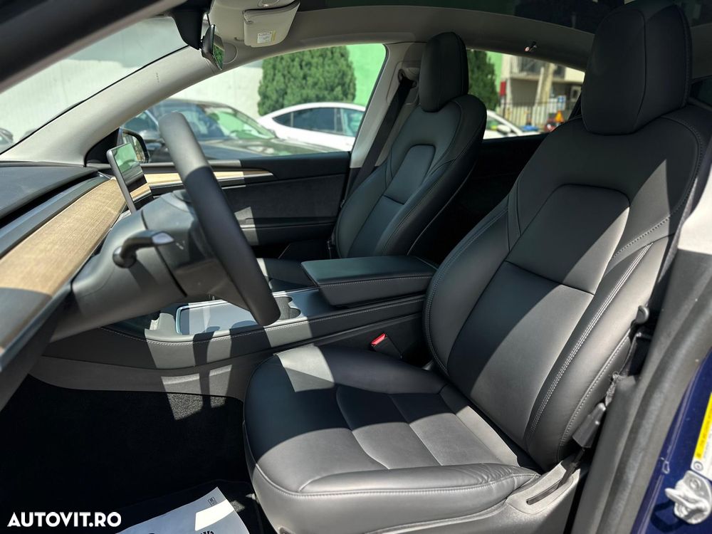 Tesla Model Y Long Range Dual Motor AWD - 8