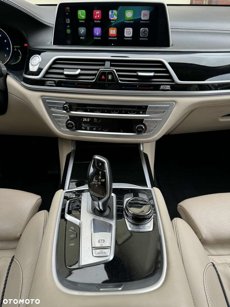 BMW Seria 7 750i xDrive - 7