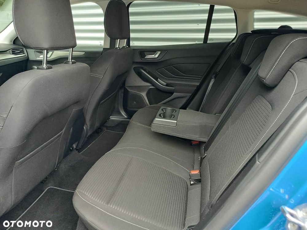 Ford Focus 1.0 EcoBoost Titanium X - 29