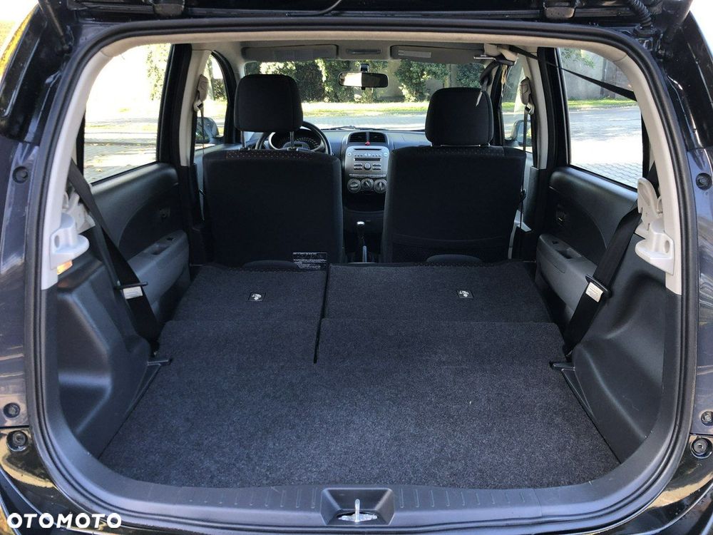 Daihatsu Sirion - 36