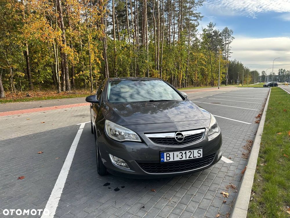 Opel Astra 1.4 Turbo Cosmo - 2
