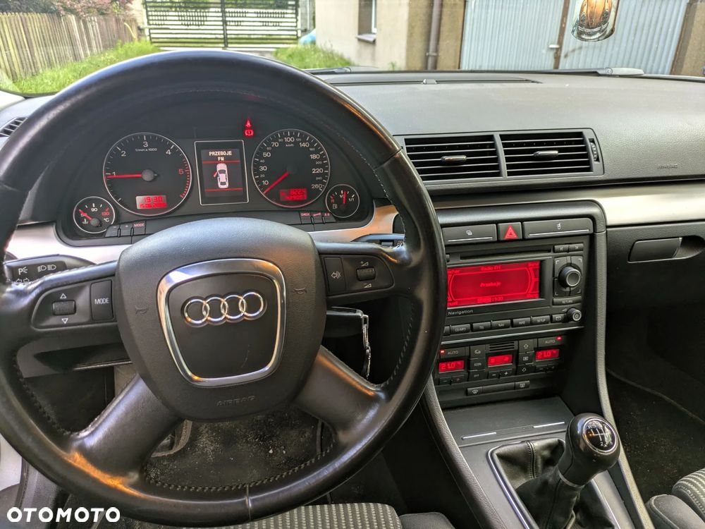 Audi A4 Avant 2.0 TDI - 10