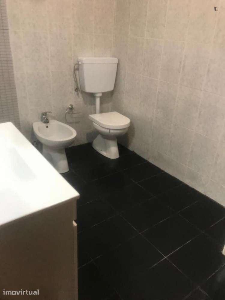 Quarto - localizado em Cedofeita Porto - Grande imagem: 3/15