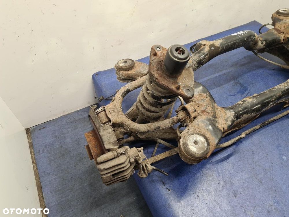 VOLKSWAGEN PASSAT B5 FL 4MOTION 4X4 VARIANT BELKA ZAWIESZENIA TYŁ - 4