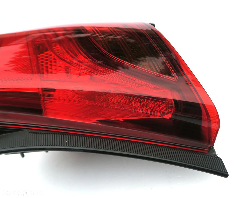 TOYOTA YARIS 3 III Lift 2014 - 2017 Lampa tył PRAWA R ORYGINAŁ OE - 9