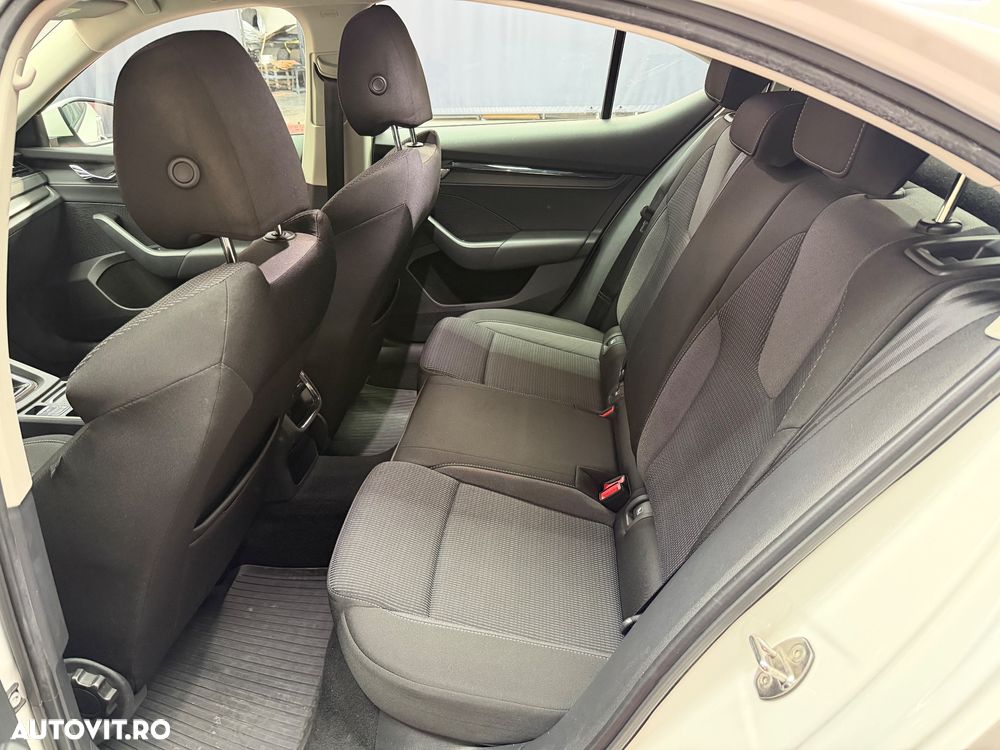 Skoda Octavia 2.0 TDI Ambition - 12