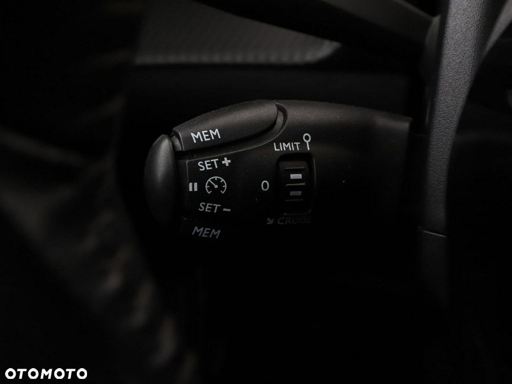 Peugeot 2008 Allure - 35