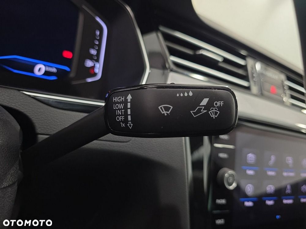 Volkswagen Passat - 18