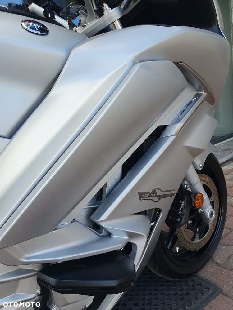 Yamaha FJR - 37