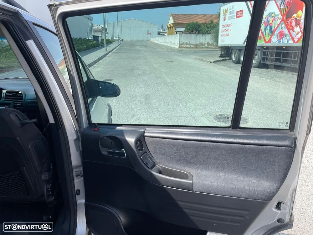 Opel Zafira 2.0 DTi Confort - 6