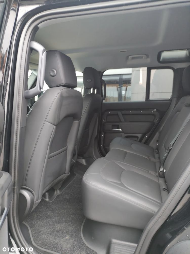 Land Rover Defender - 17