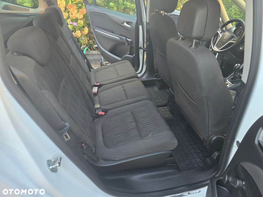 Opel Zafira - 11