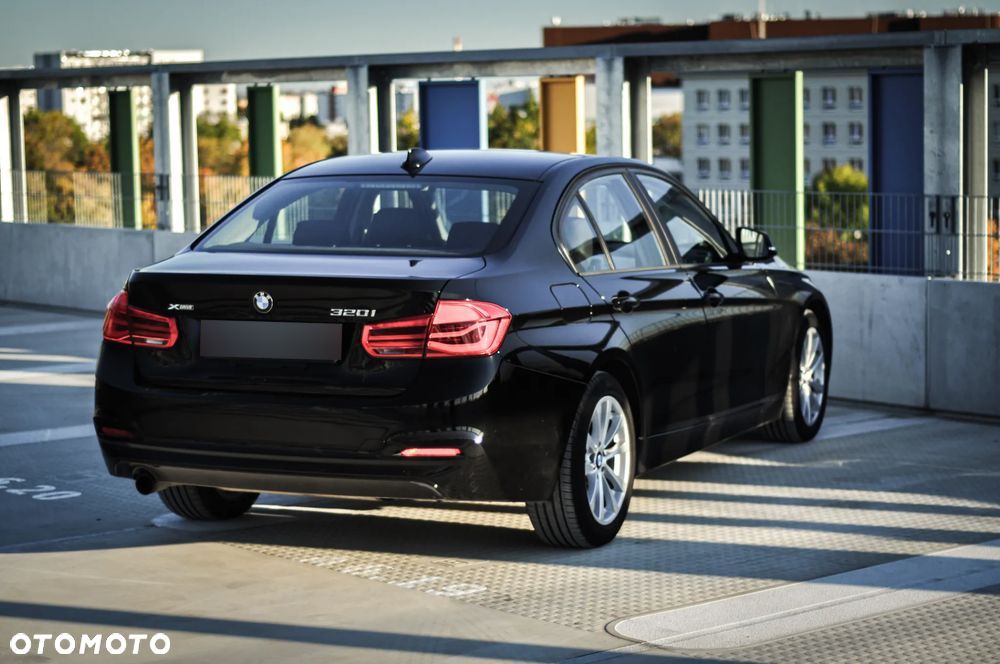 BMW Seria 3 320i xDrive - 7