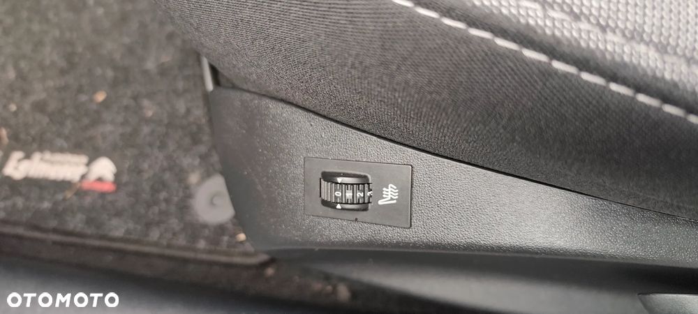 Peugeot 208 1.2 PureTech Allure - 16