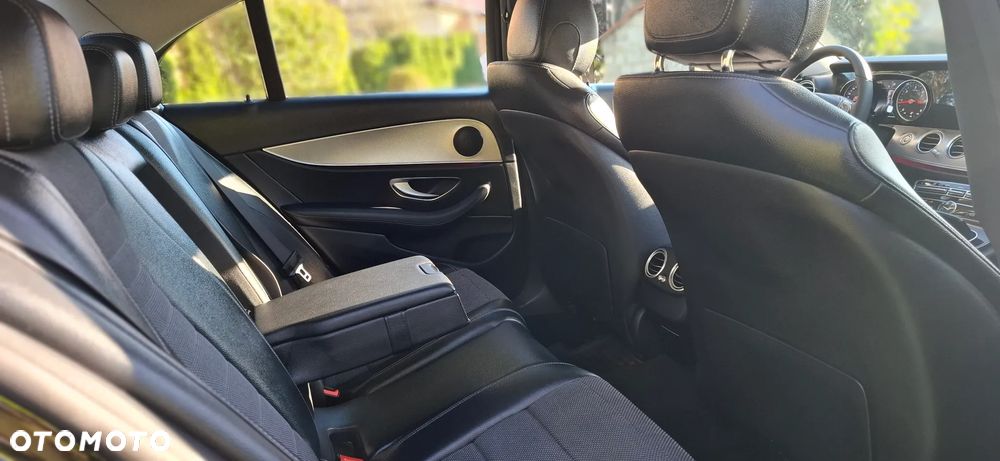 Mercedes-Benz Klasa E 220 d 9G-TRONIC - 25