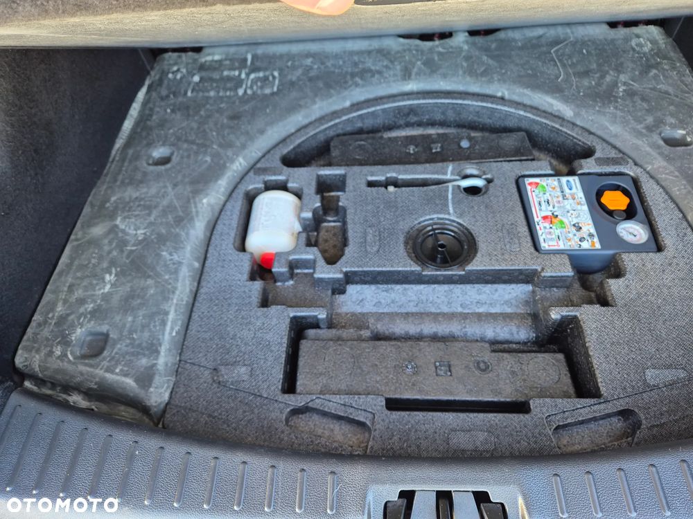 Ford Kuga 2.0 TDCi 4x4 ST-Line - 11