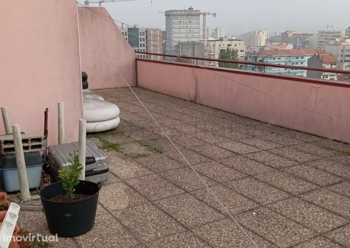 T2 no Centro de Gaia | Junto ao El Corte Inglés - Grande imagem: 2/18