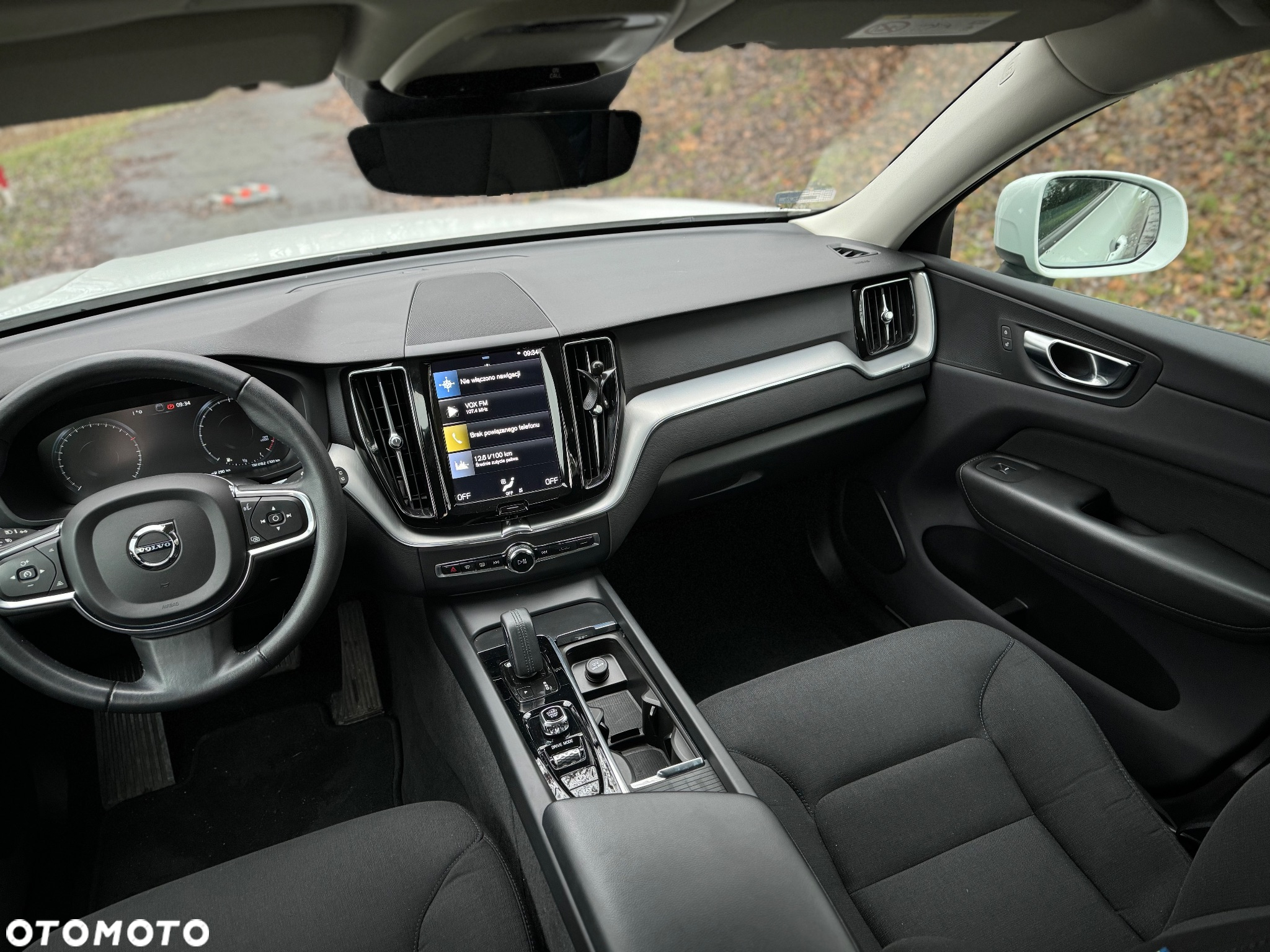 Volvo XC 60 B4 B Momentum - 30