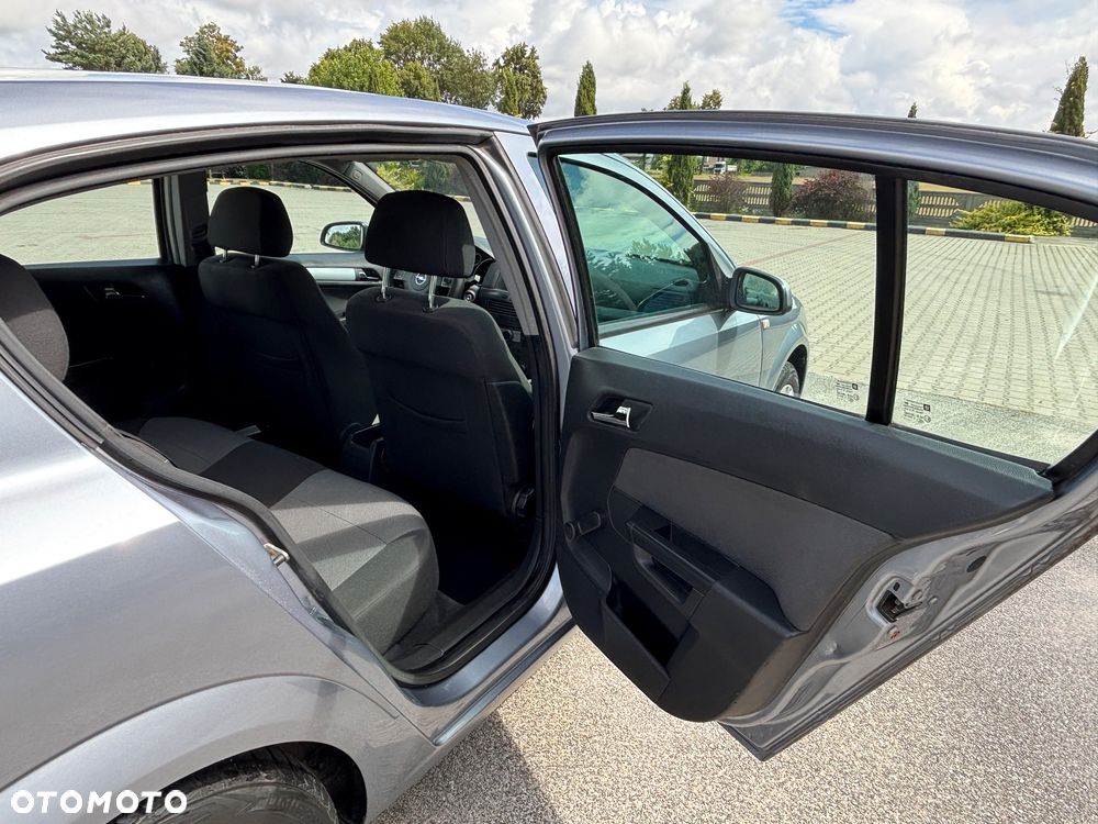 Opel Astra 1.4 Elegance - 23