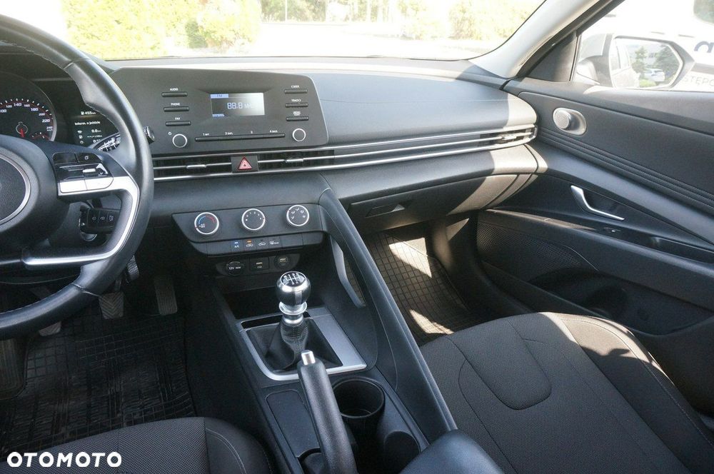 Hyundai Elantra 1.6 Modern - 15